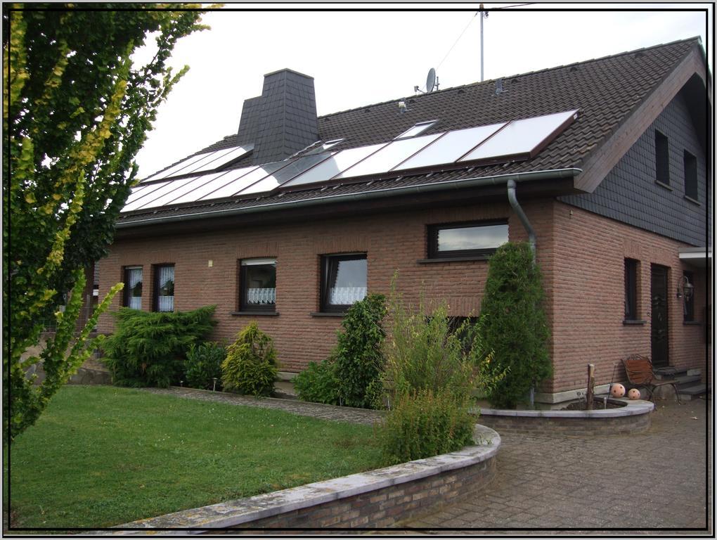 Ferienwohnung Schaefer Anschau Esterno foto